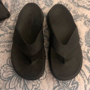 Black Flip Flop Skechers